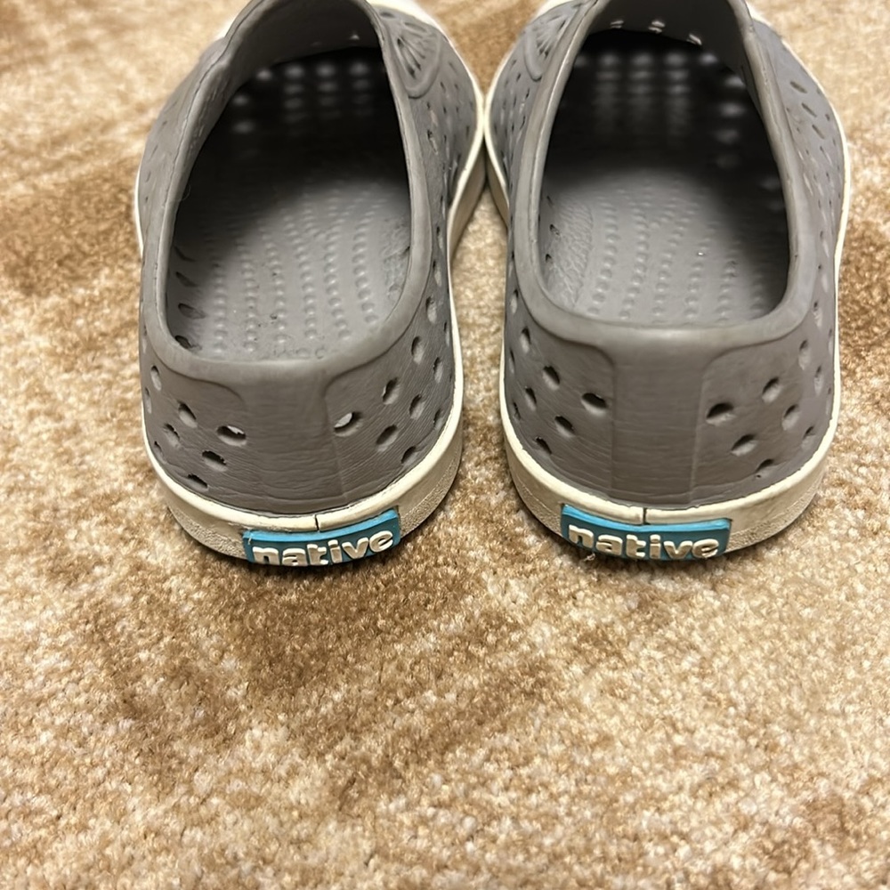 Native Shoes - Picture 2 of 4